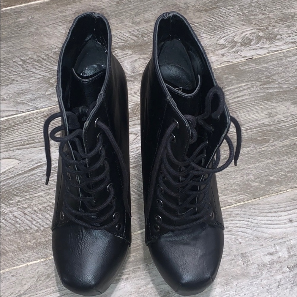 Speed Limit 98 Black Boots